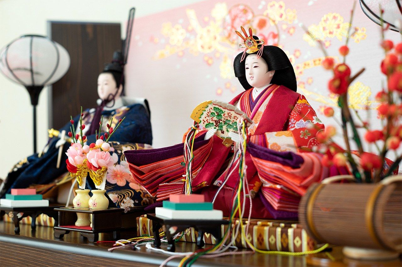 Những con búp bê được trưng bày nhân dịp lễ Hinamatsuri vào ngày 3 tháng 3.